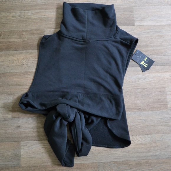 NWT Nike Sleeveless Versa Women's Training Studio Wrap Top Size Small - Picture 6 of 11